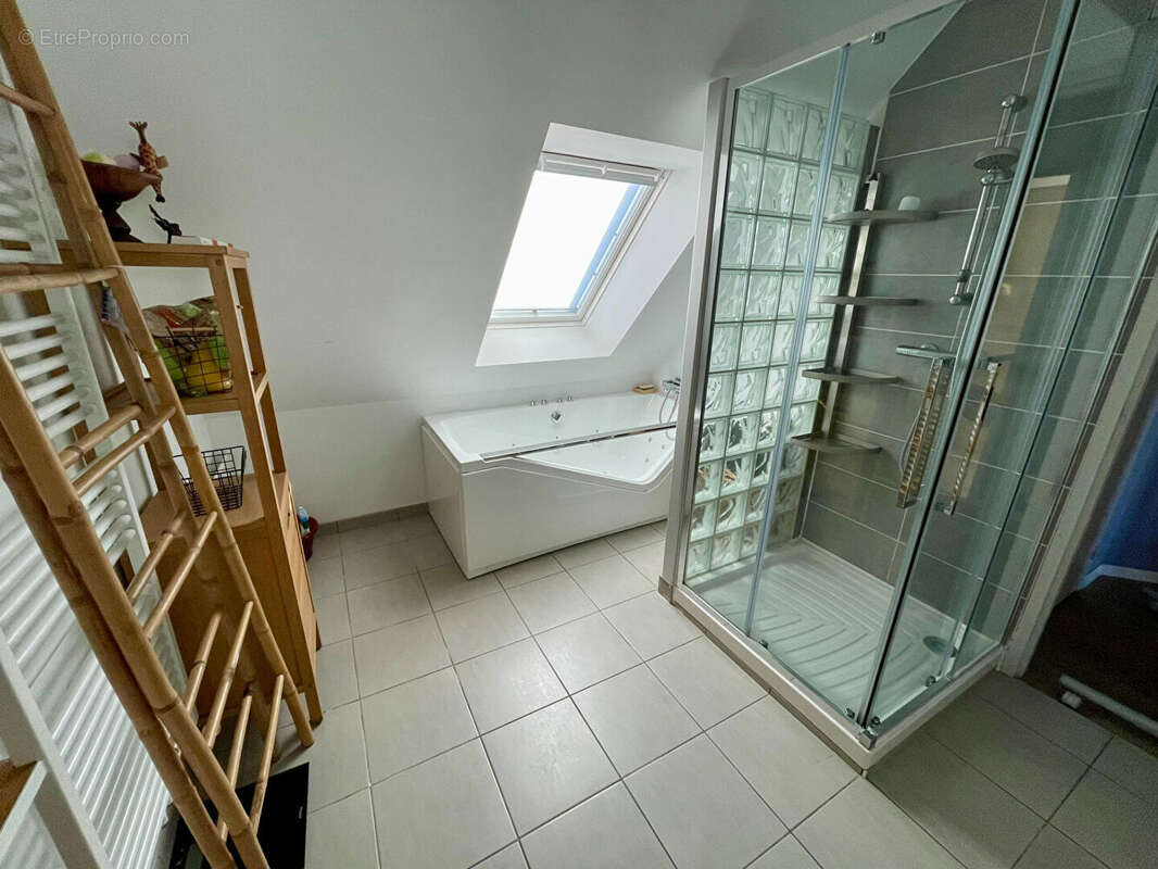 Maison à BAGUER-MORVAN