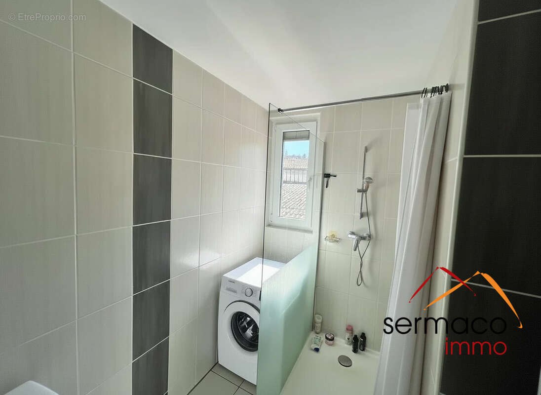 Salle de bains - Appartement à SARREGUEMINES