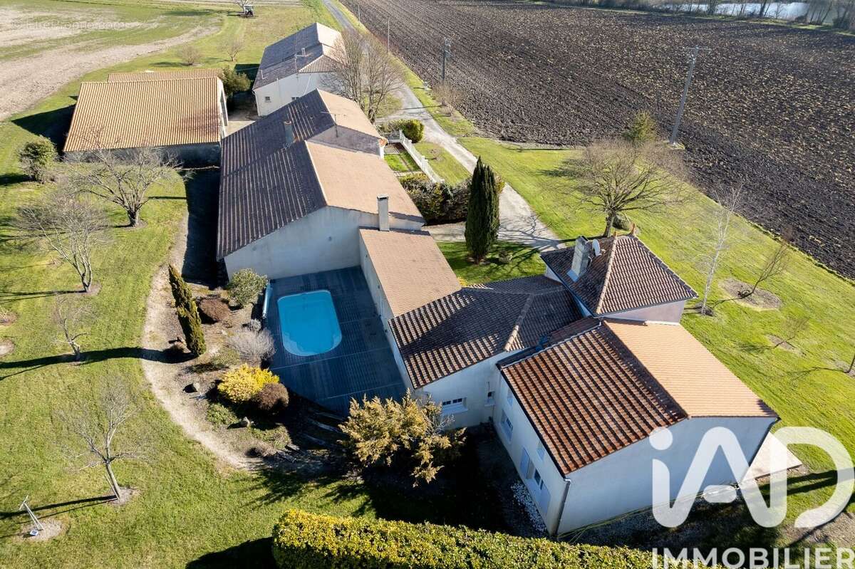 Photo 3 - Maison à MIRAMBEAU