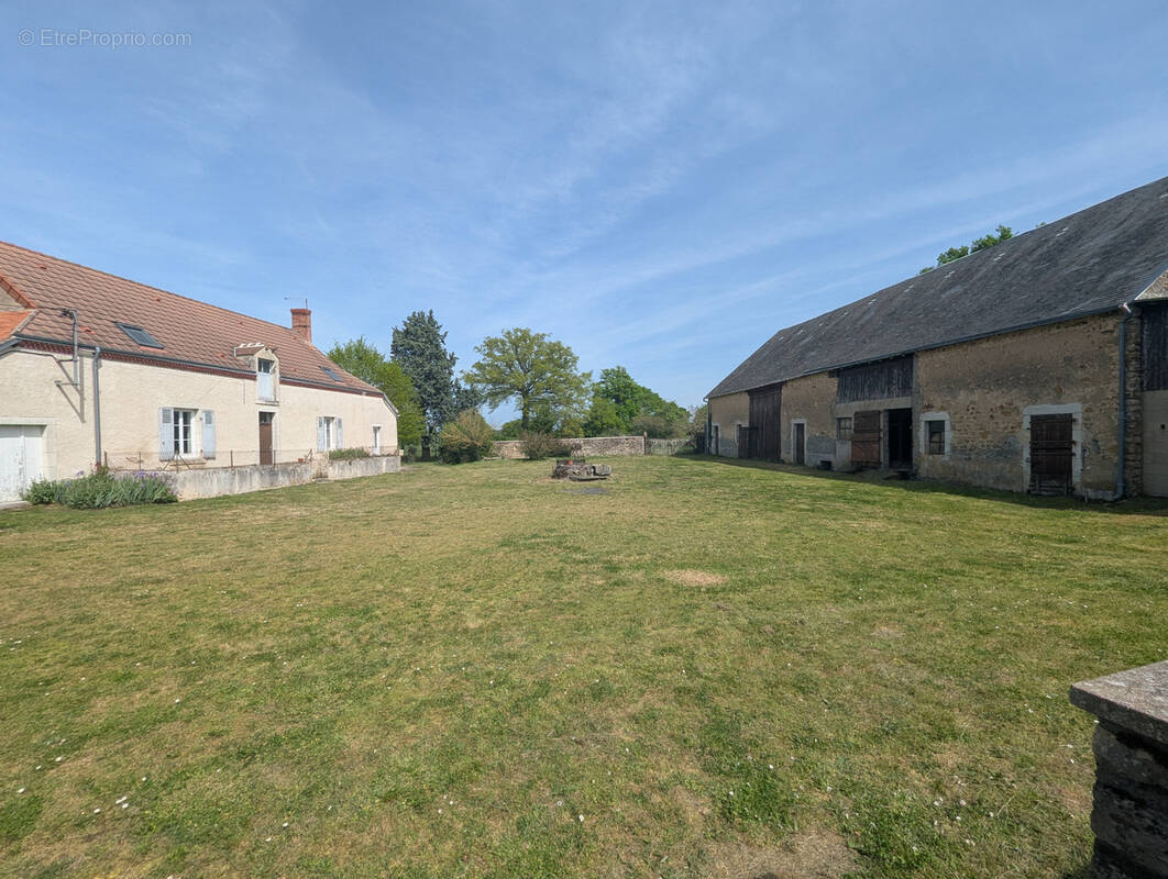 Maison à NEUVY-SAINT-SEPULCHRE