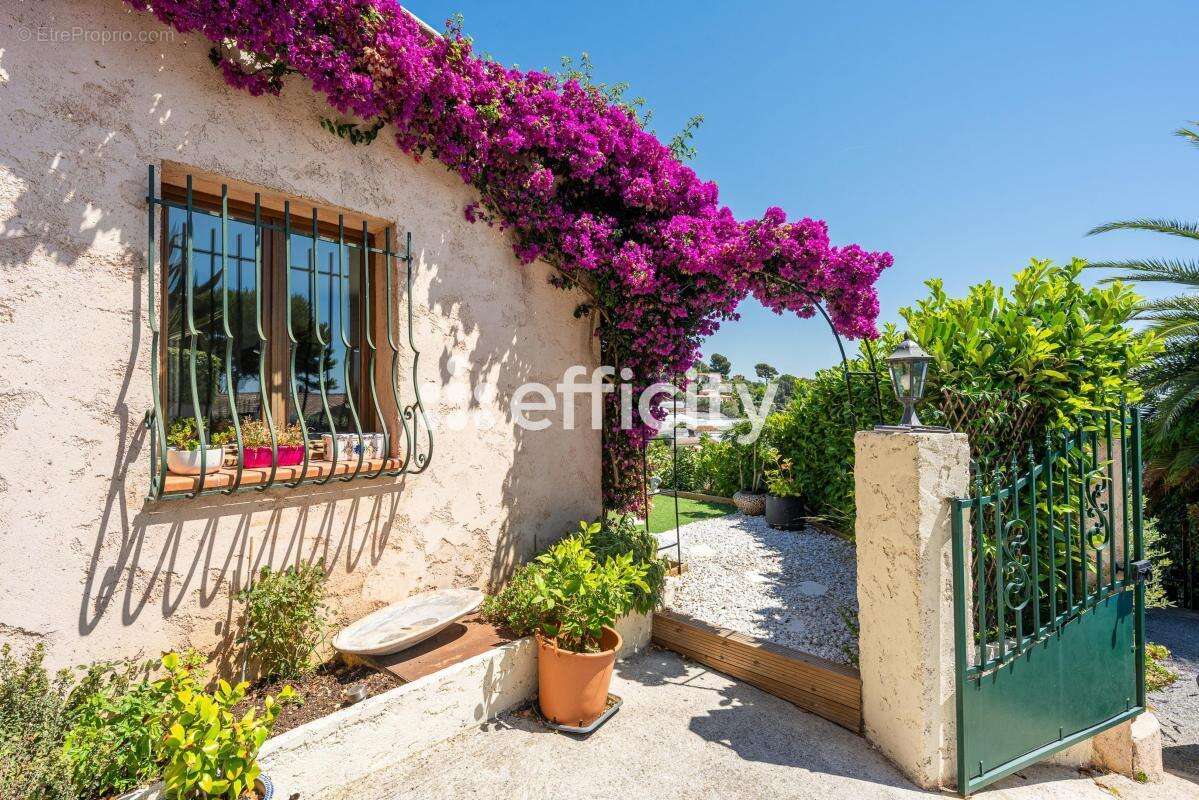 Maison 130 m² à Vallauris  - photo 17