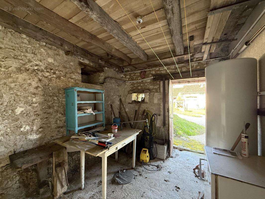 Maison à LA CHAPELLE-GRESIGNAC