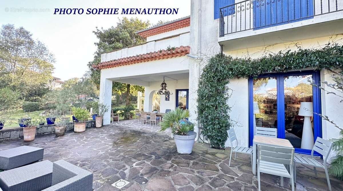 Appartement d'exception à Chiberta  Vue Golf & Lac  167 m² avec jardin privatif - photo 3