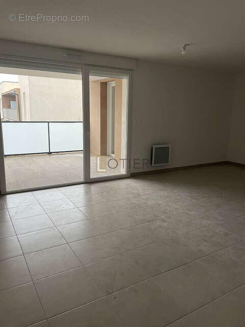 Appartement à GARONS
