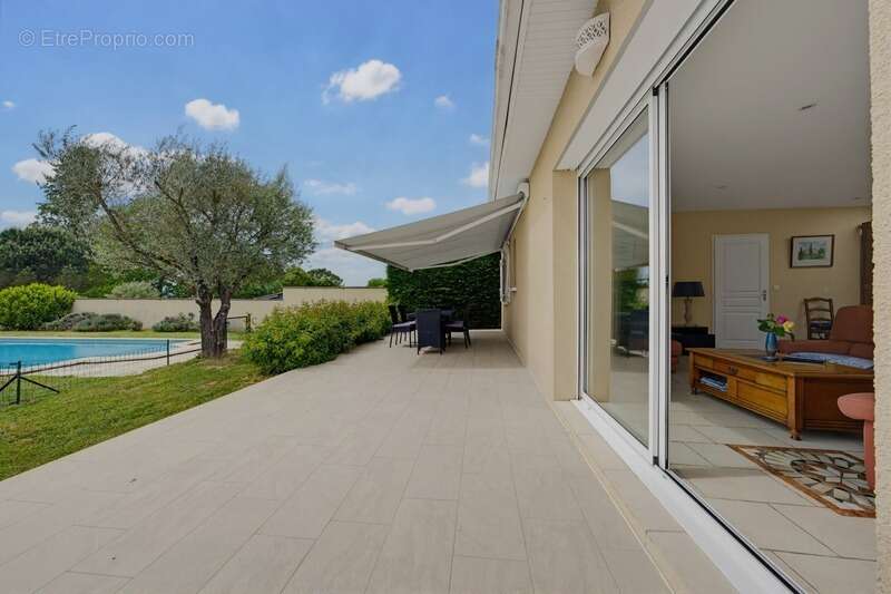 Maison 139m² avec piscine, grand garage indépendant, terrasse et vue spectaculaire - photo 2