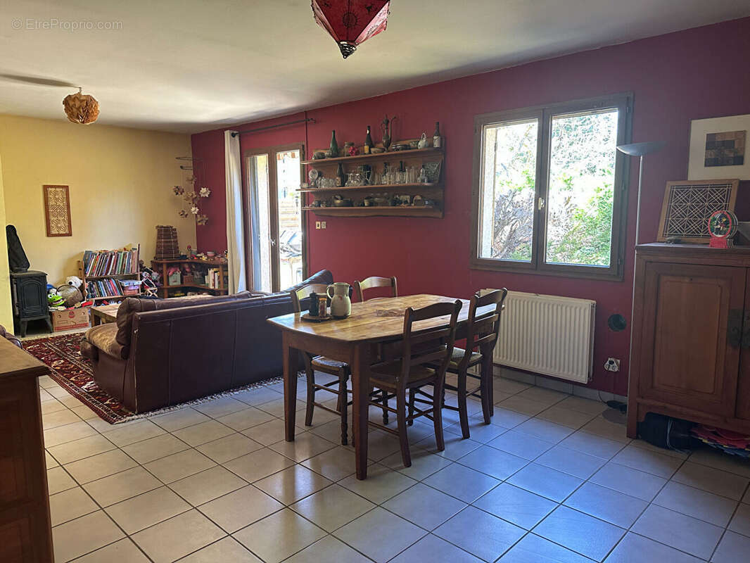 Maison à GREZIEU-LA-VARENNE