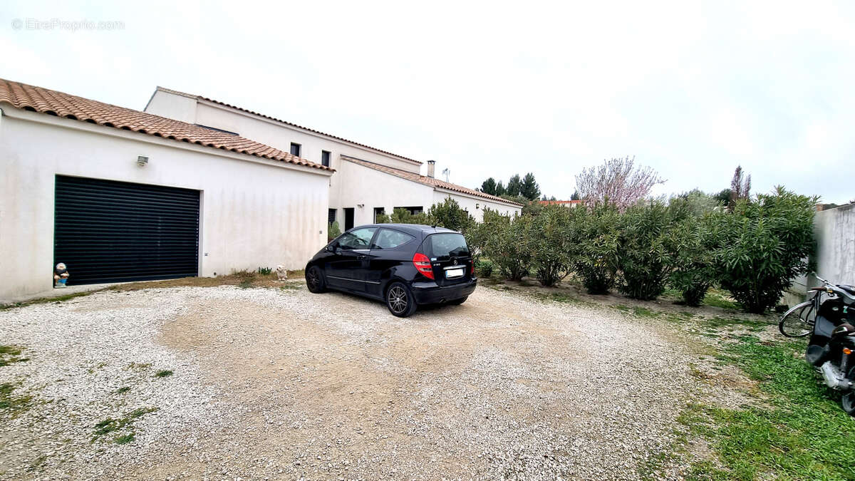 Maison à MORIERES-LES-AVIGNON