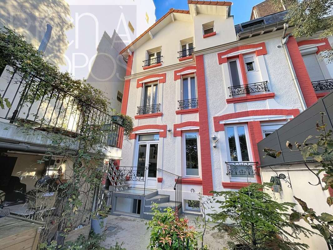 Maison à COURBEVOIE