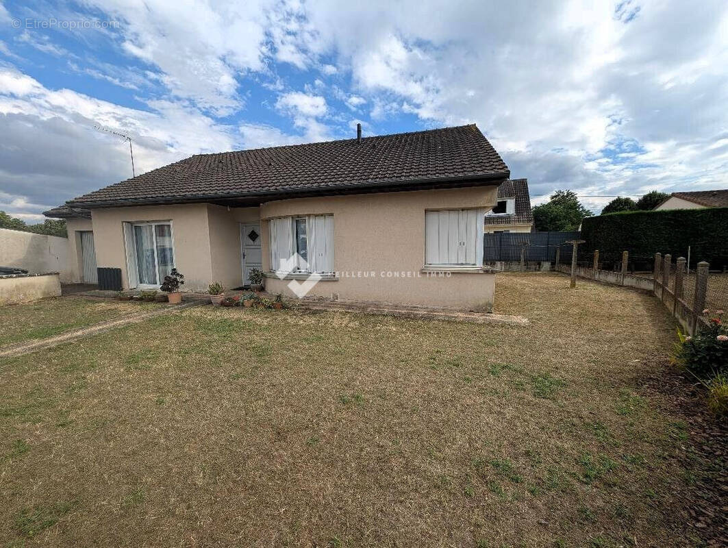 Maison à CHATELLERAULT