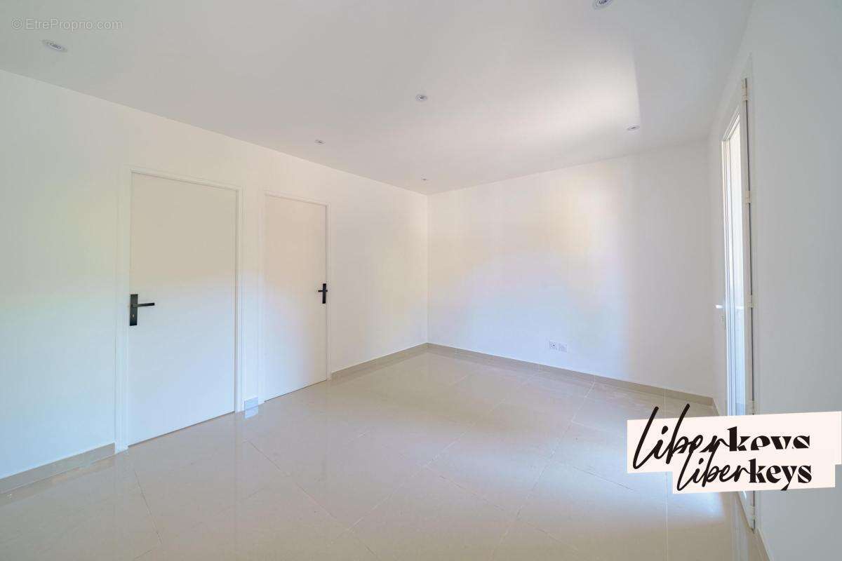 Appartement à ROQUEFORT-LA-BEDOULE