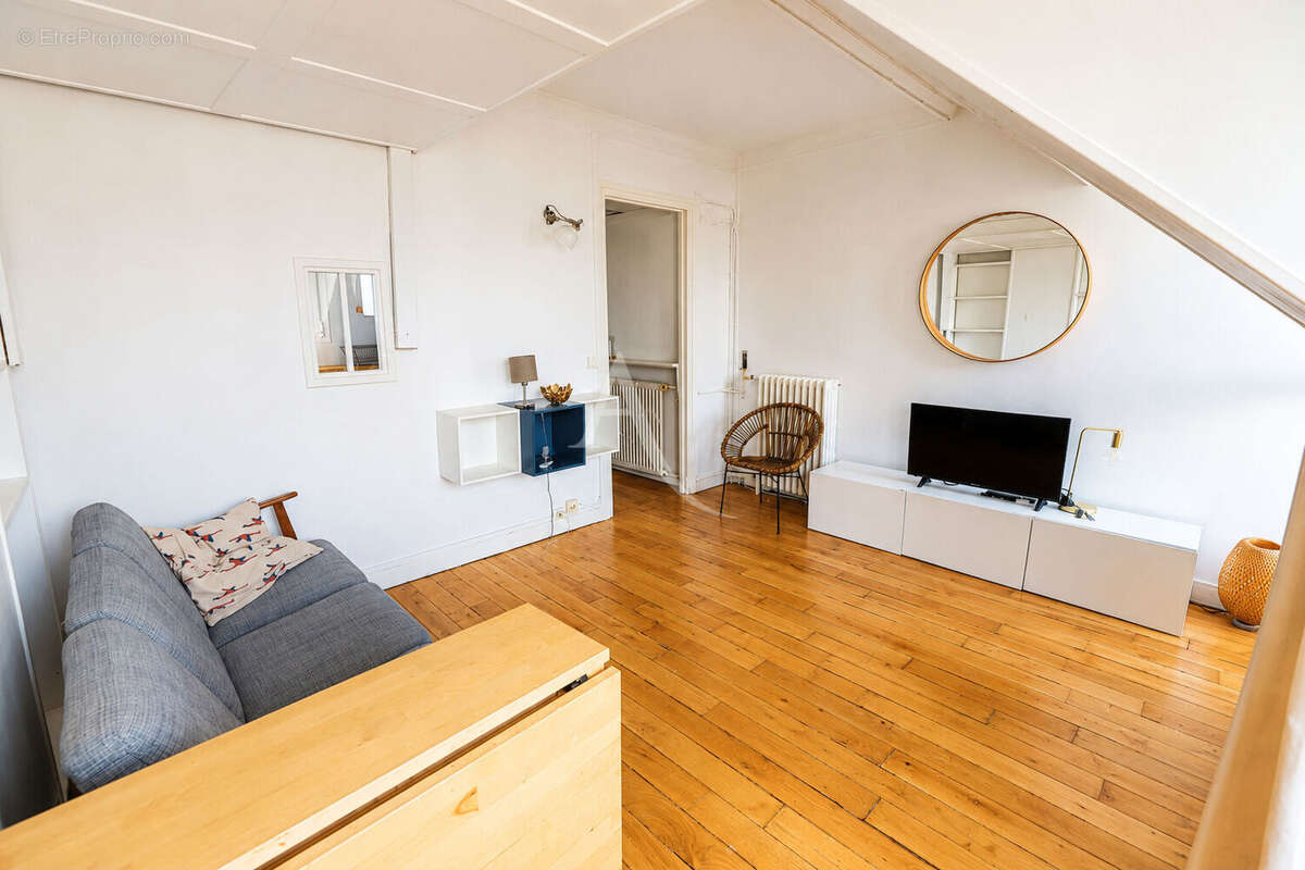 Appartement à PARIS-15E