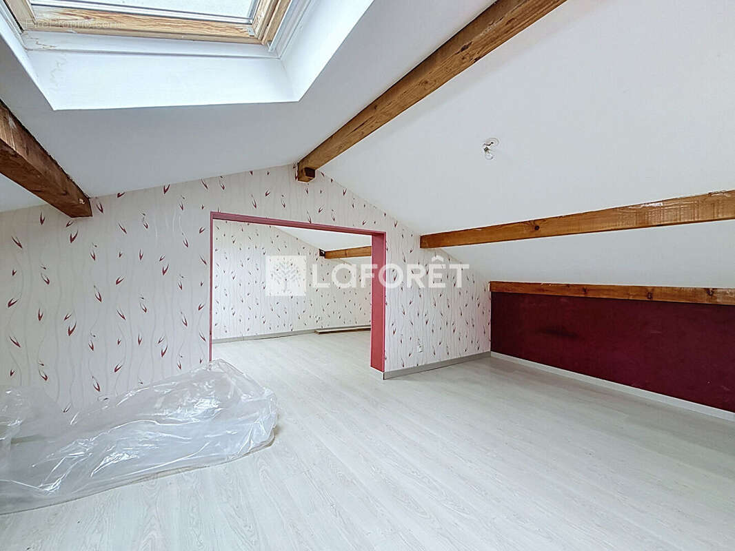 Immeuble de rapport Menil En Xaintois 16 pièce(s) 354 m2 - photo 9