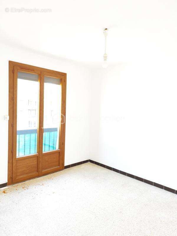 Appartement à SAINT-CYR-SUR-MER