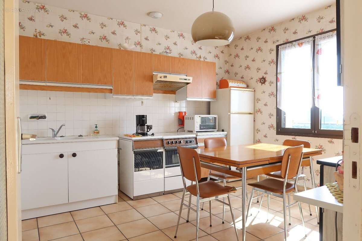 Maison à MONTROND-LES-BAINS