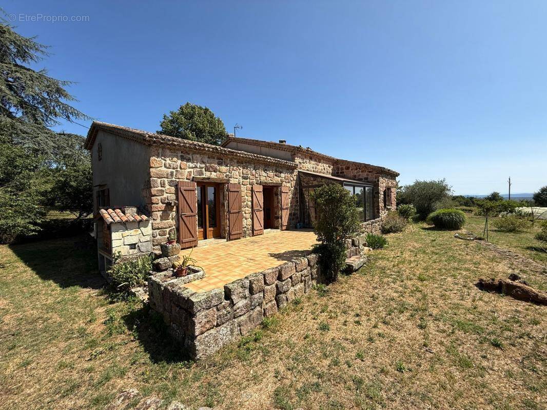 Maison à LABLACHERE