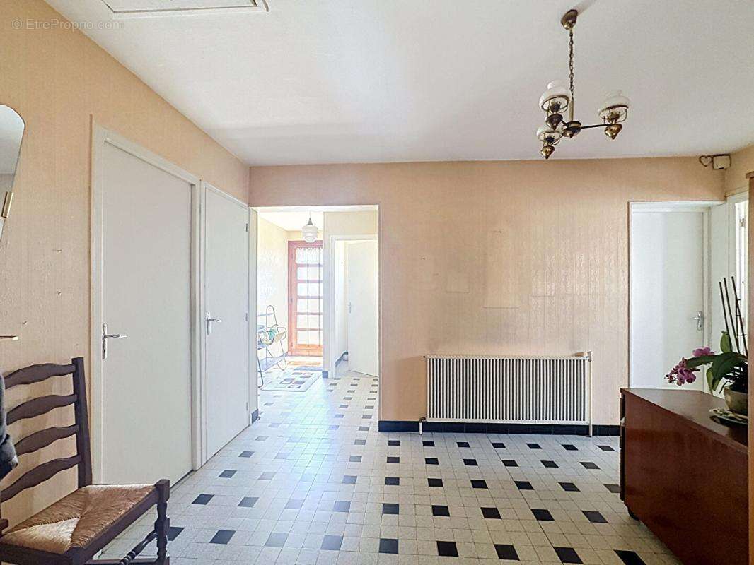Maison à VERRIERES-LE-BUISSON