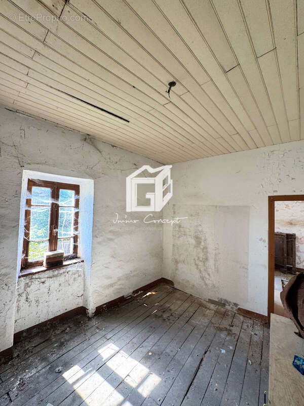 Maison à SAINTE-JULIETTE-SUR-VIAUR