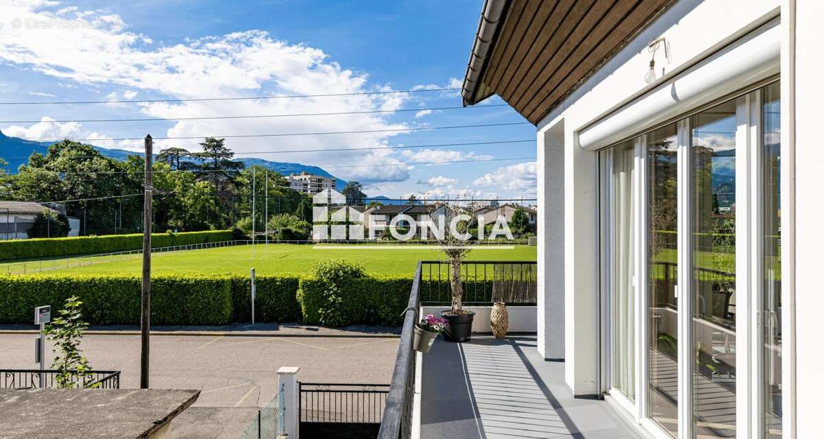  EXCLUSIVITÉ FONCIA – RARE À LA VENTE À ÉCHIROLLES ! Investisseurs, familles : découvrez une propriété aux multiples possibilité - photo 4