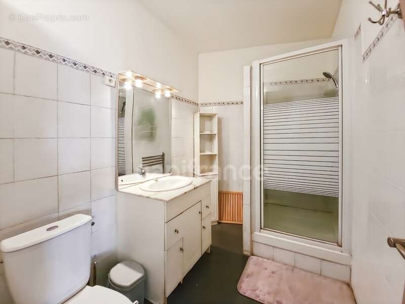 Appartement à VILLENEUVE-LES-AVIGNON