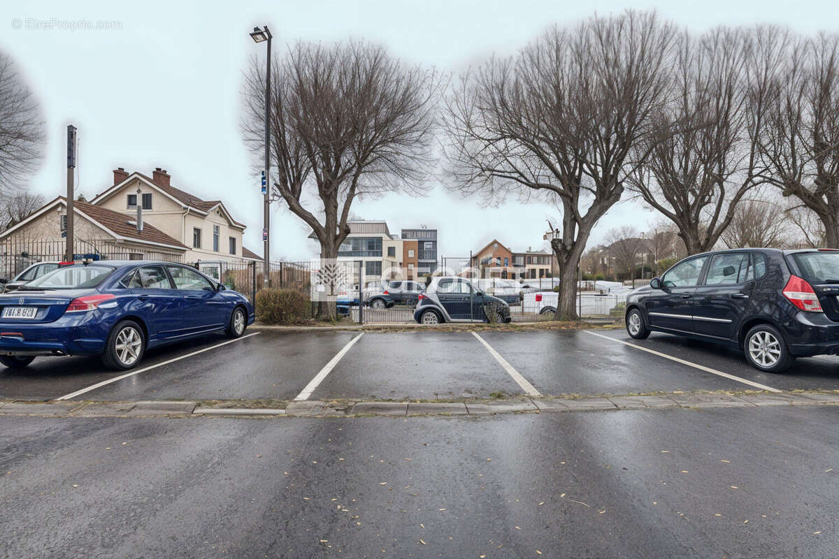 Parking à LUZARCHES