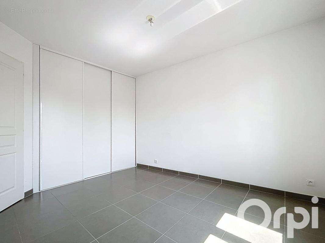 Appartement à CHILLY-MAZARIN