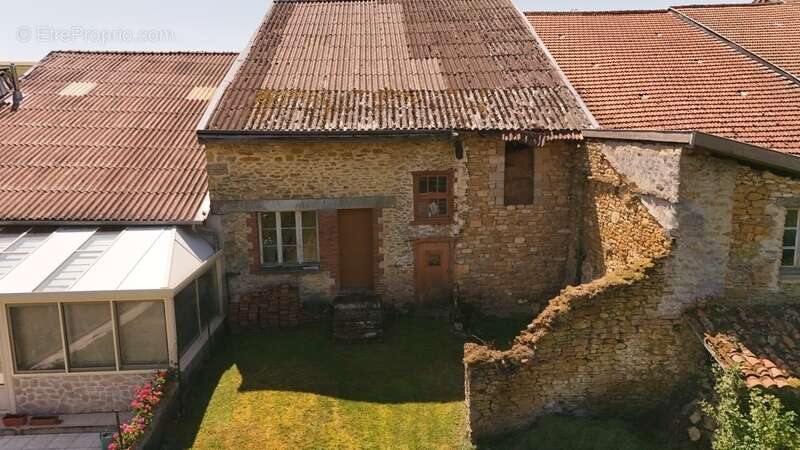 Magnifique Maison de Village à rénover. TAILLY (08) - photo 4