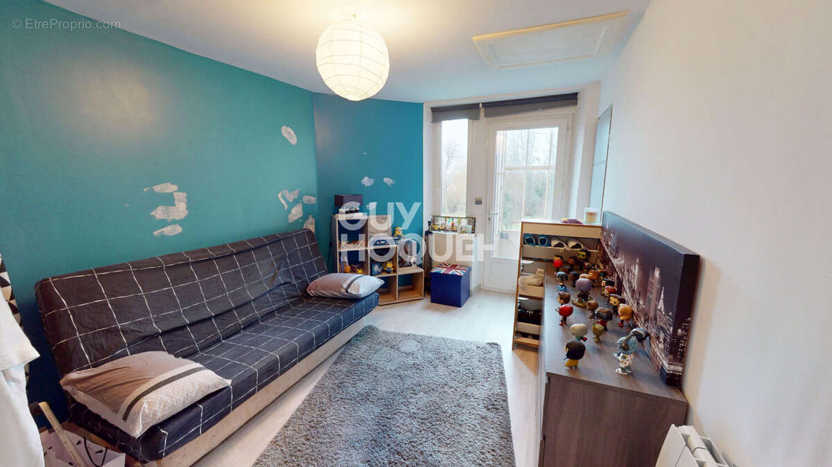 Maison à FLEURY-LA-VALLEE