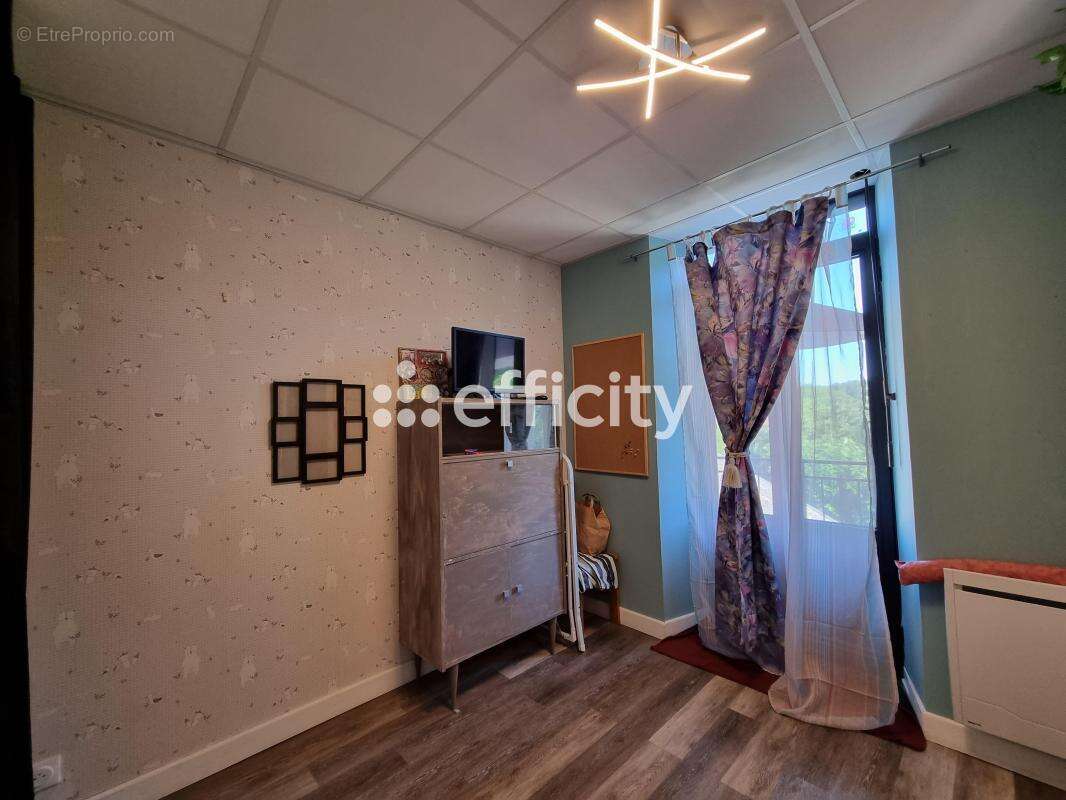 Maison à LE MALZIEU-VILLE