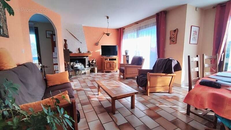 Maison à HAUTEVILLE-LES-DIJON