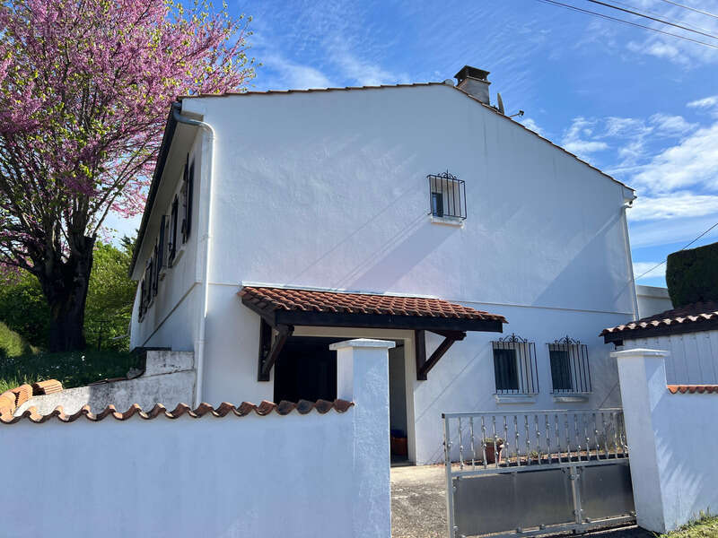 Maison à CHERAC