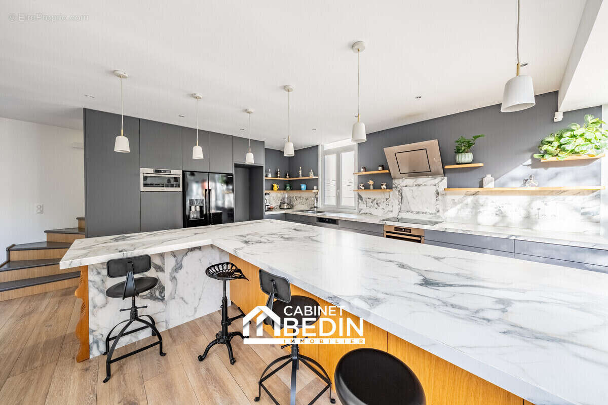 Maison 211 m² à Talence  - photo 4