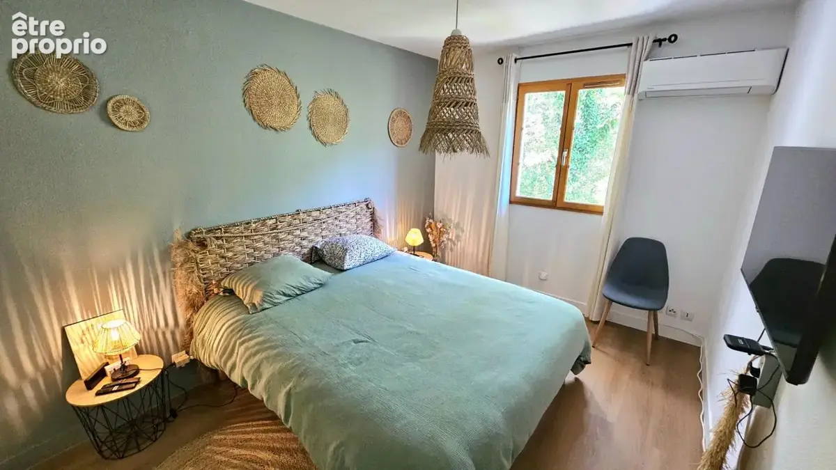 Maison mitoyenne totalement rénovée avec jardinet - photo 9