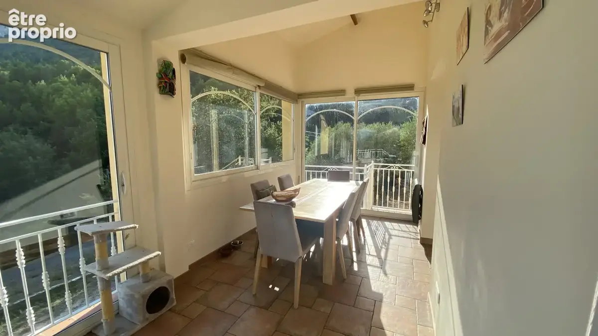 Superbe maison de 150 m2, T5/6, sur un terrain arboré de 4 200 m2 avec dépendance en pierre, piscine et garage - photo 16