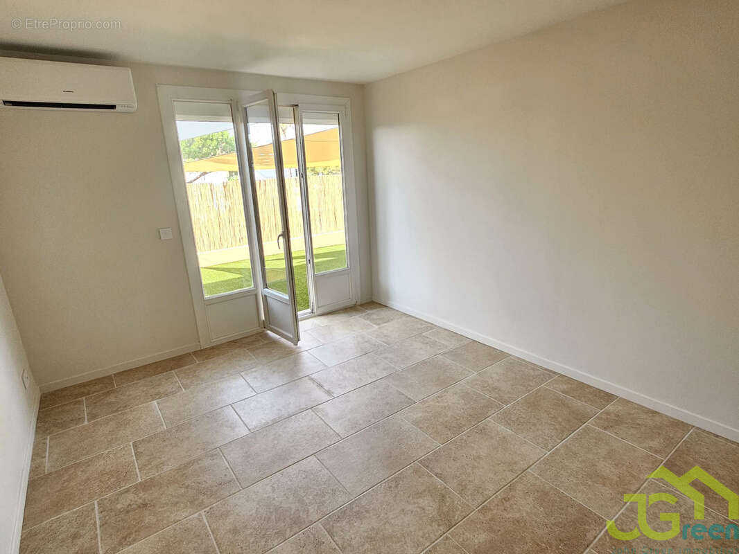 Appartement T4 entièrement rénové avec grande terrasse et parking privé - photo 3