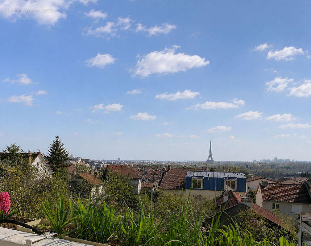 Maison à SURESNES