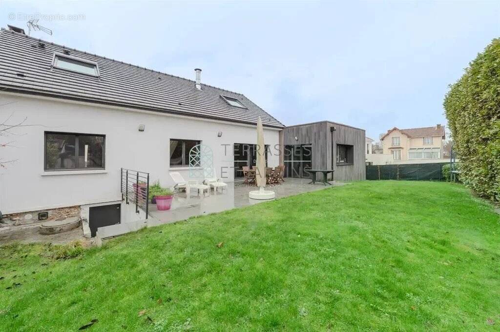 Maison à L'HAY-LES-ROSES