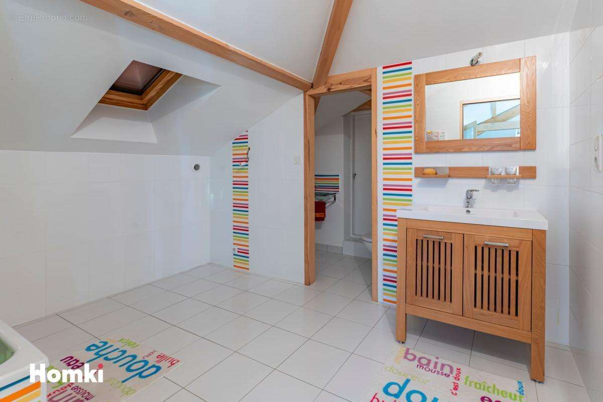 Propriété familiale T11 de 306.89 m² - photo 17