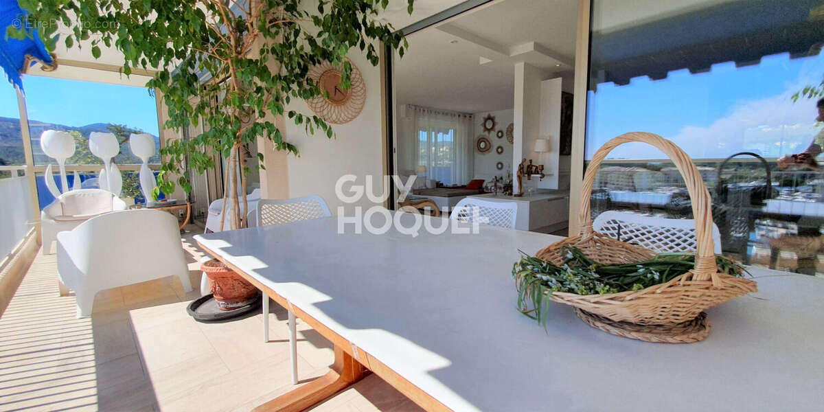 Appartement à MANDELIEU-LA-NAPOULE