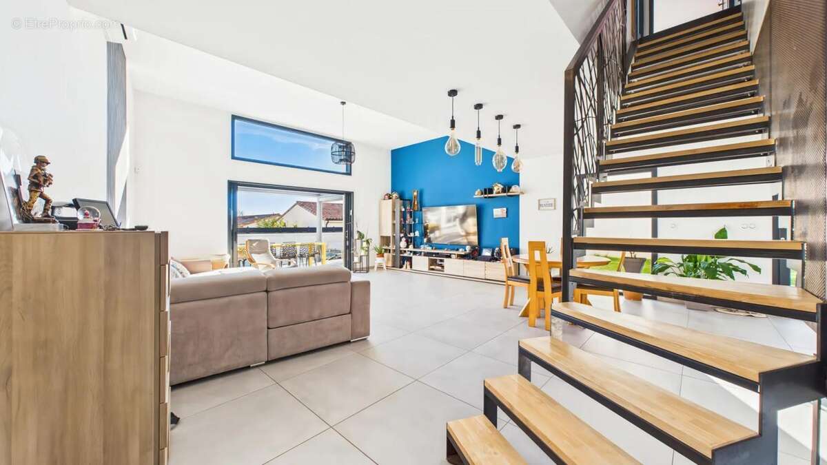 Maison à PONT-DE-L&#039;ISERE