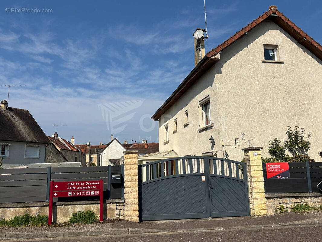 Maison à LEZINNES