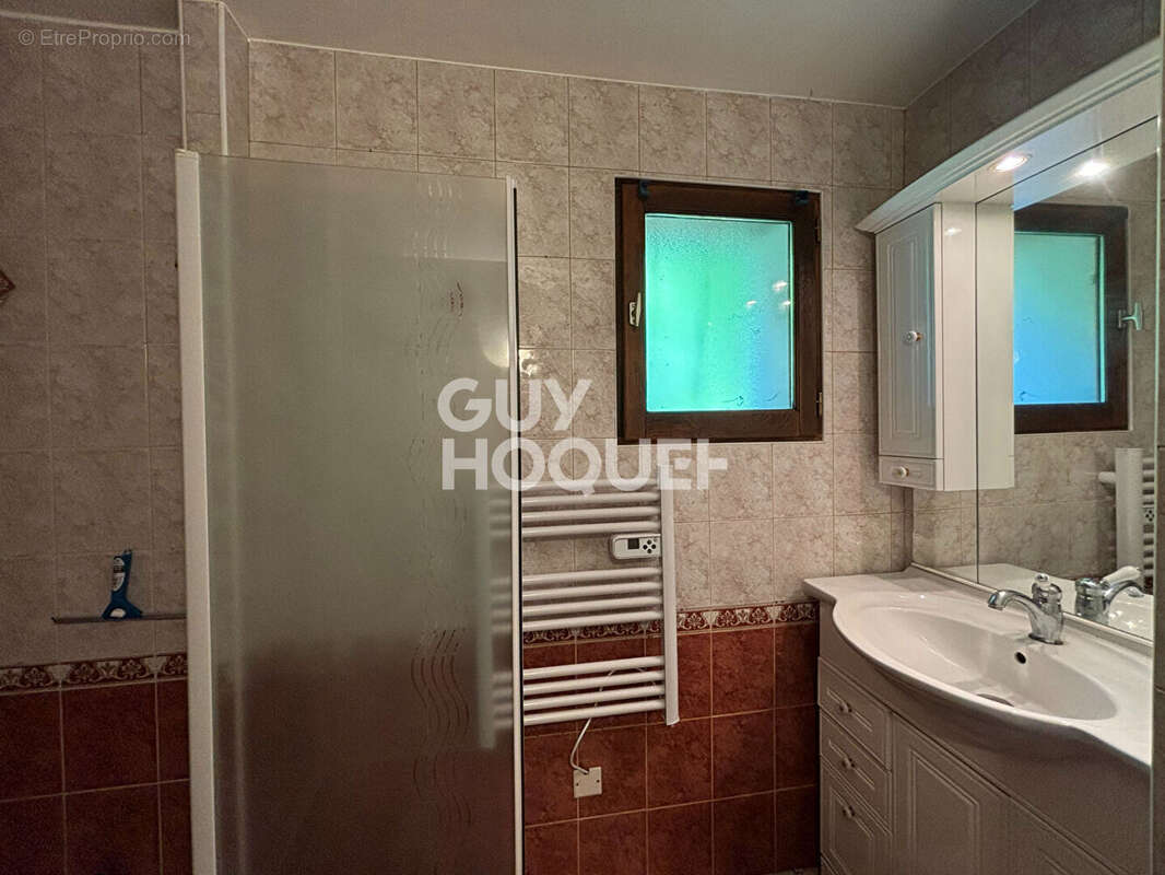 Maison à TREMBLAY-LES-VILLAGES