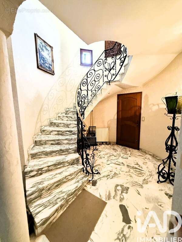 Photo 6 - Maison à LA GARDE-ADHEMAR