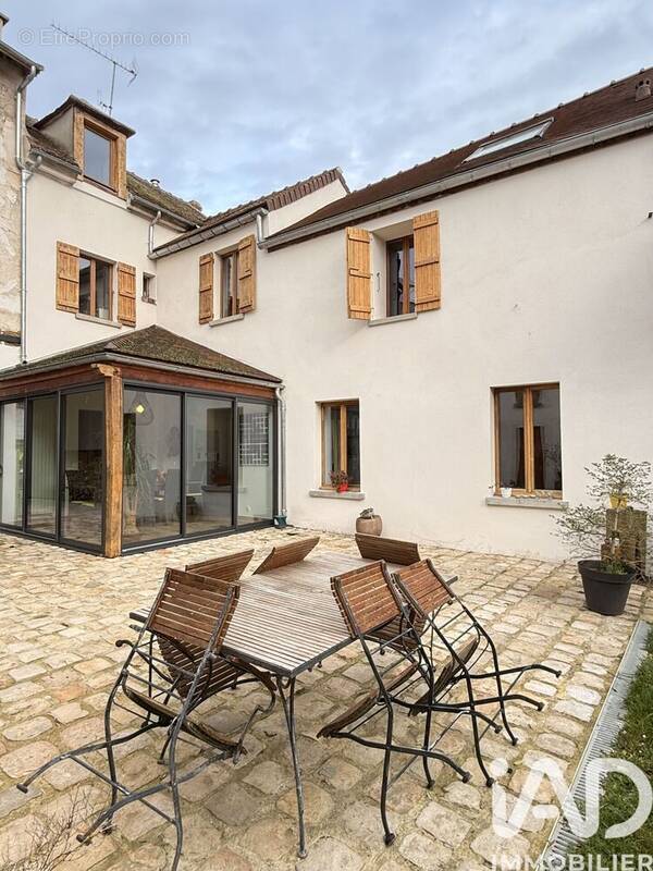 Photo 1 - Maison à CRECY-LA-CHAPELLE