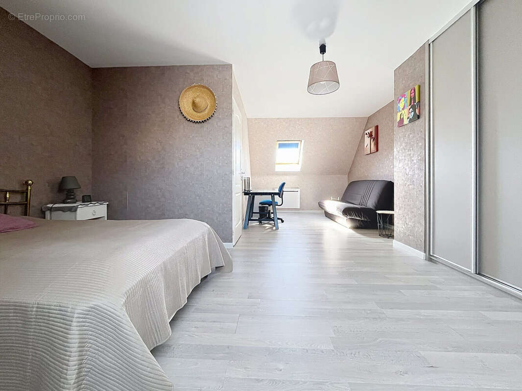 Maison 152 m² à La Chapelle-Saint-Mesmin  - photo 8