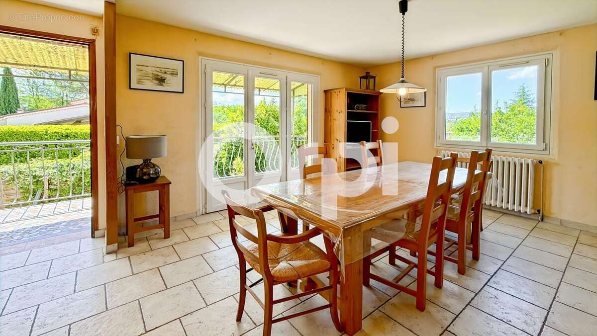 Maison à RUOMS