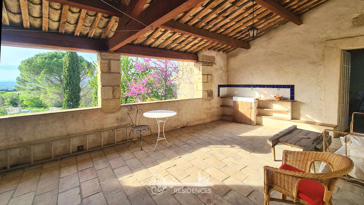 Maison à SAINTE-ANASTASIE