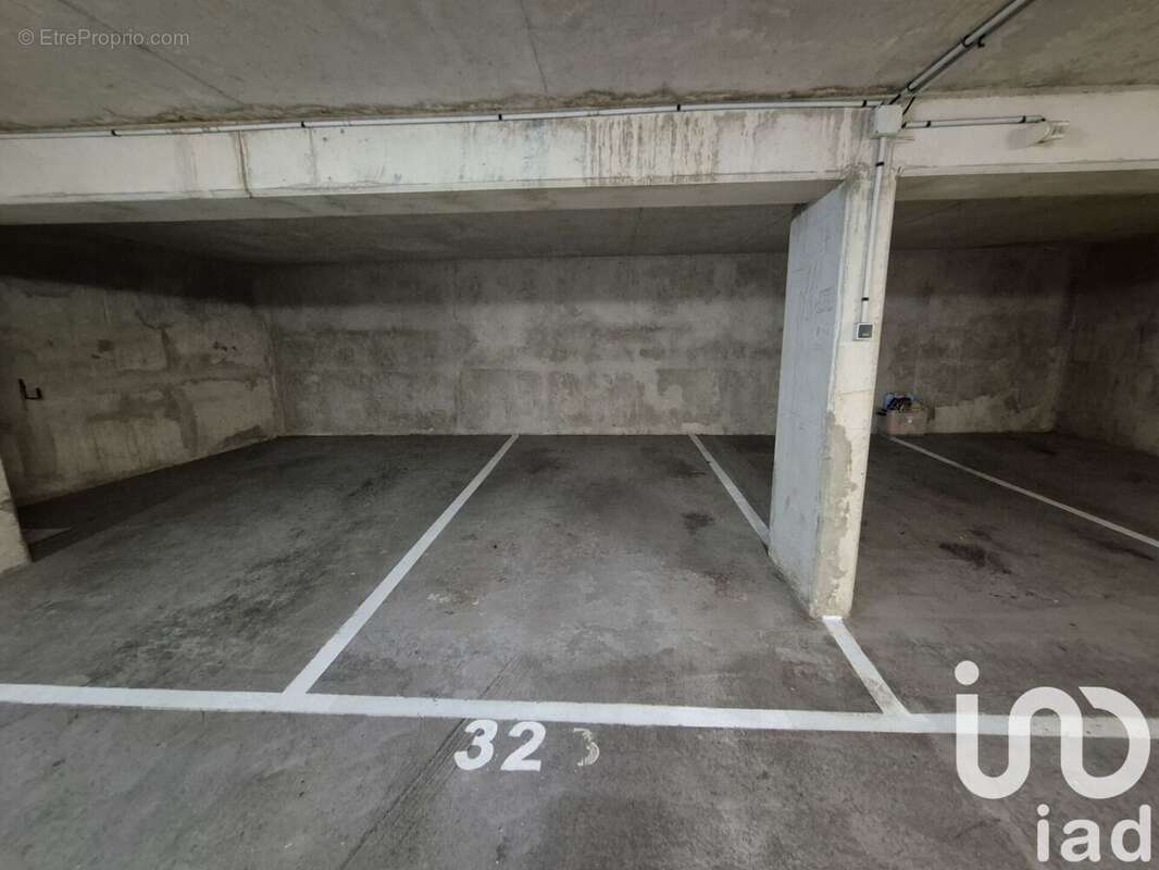 Photo 2 - Parking à PARIS-11E