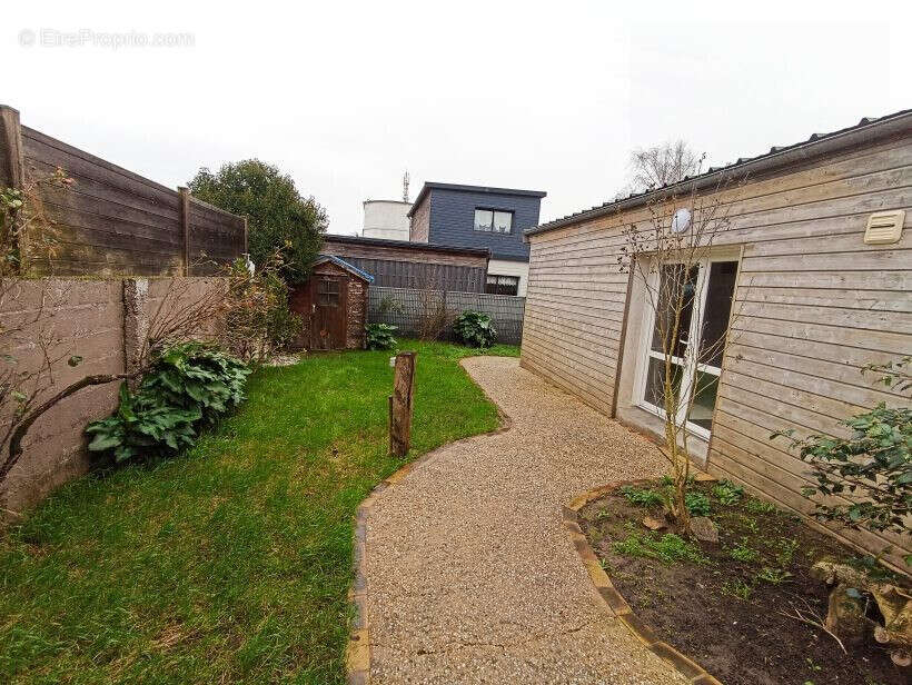                  Jardin privatif - Appartement à SAINT-NAZAIRE