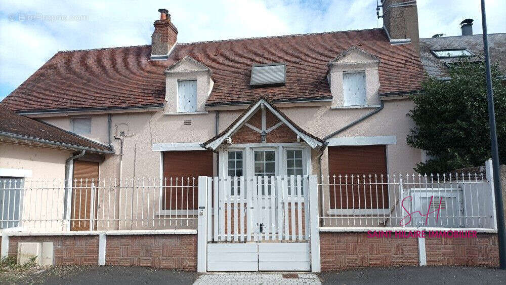 Maison 240 m² à Orleans  - photo 2