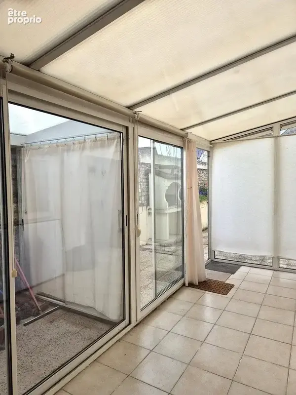 Maison 5 pièces, avec garage et jardin, proche commerces et écoles. - photo 5